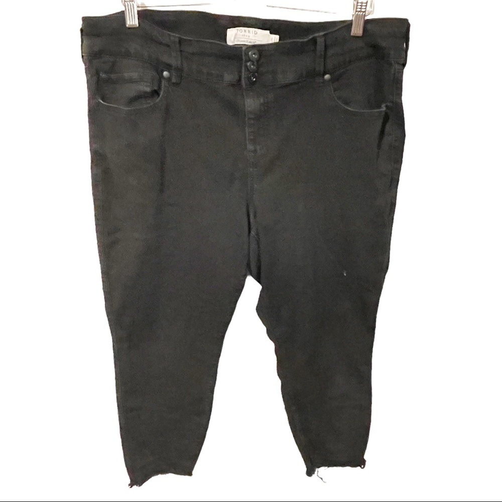 Torrid Plus Size 20 Black Released Hem Cropped Jegging Jean